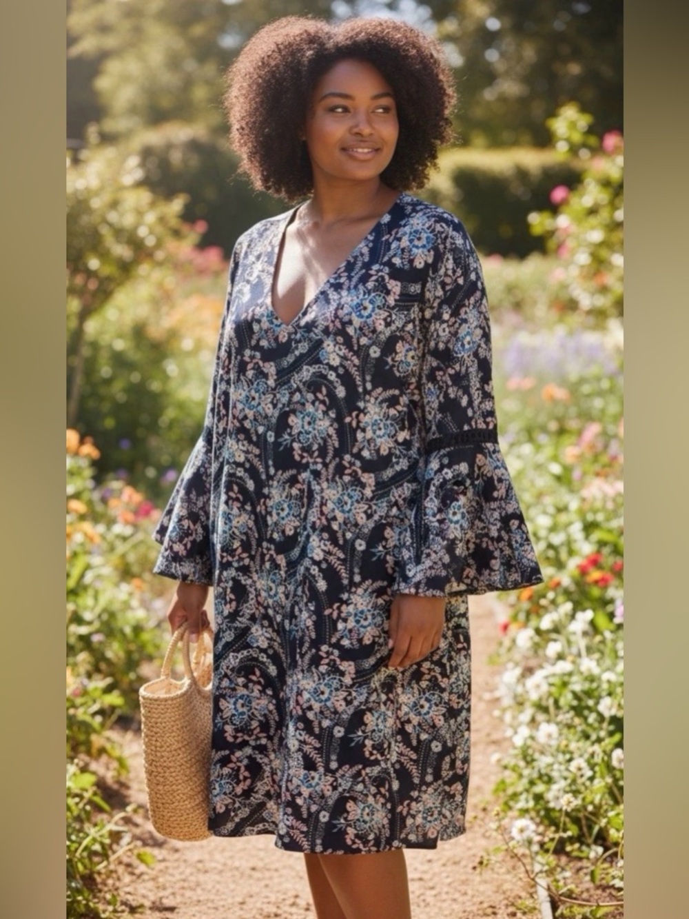 Westport Dress Women's 2X Navy Floral Print Bell Sleeve V Neck Knee Length